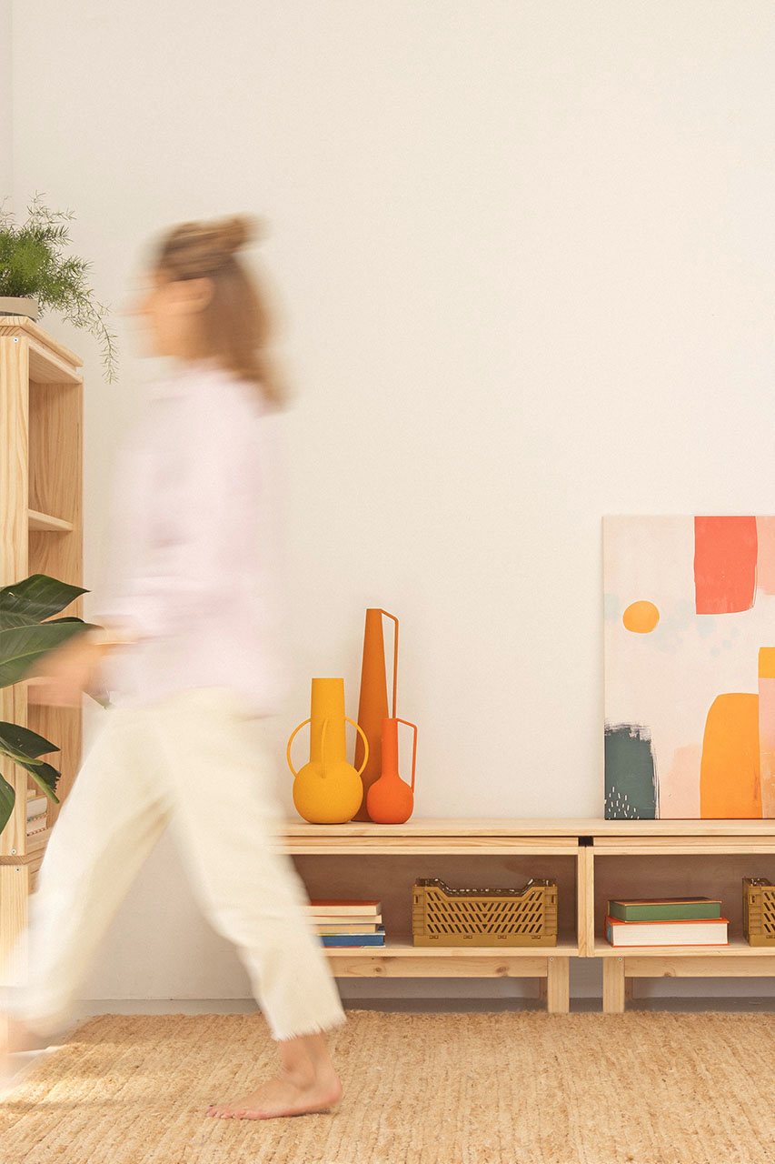 Imagen de ambiente 4 para:Mueble TV de madera bajo con patas